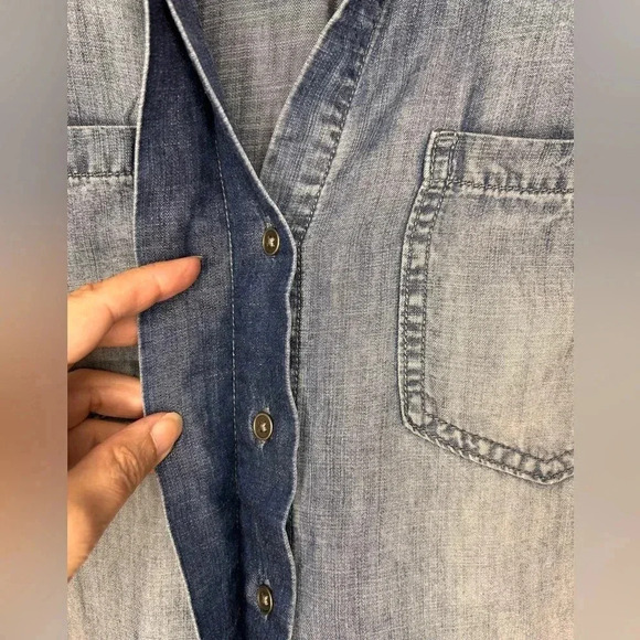 Cloth & Stone Chambray Faded Distressed High Low  Top-Blue-Split Back Hem-Size M - Picture 4 of 8